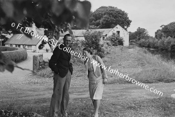 CLOGHRENNAN CASTLE MAN AND WOMAN